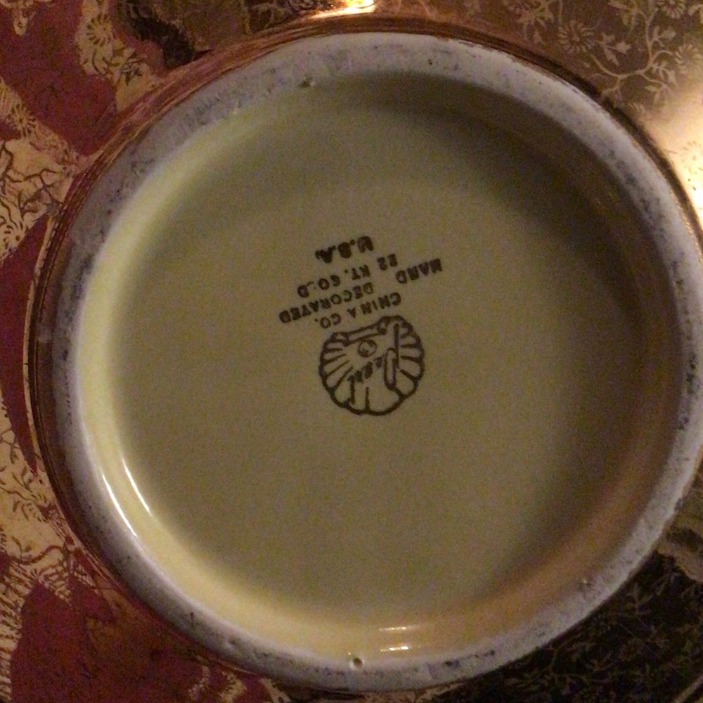 Pearl Gold Teapot - Picture 3 of 5